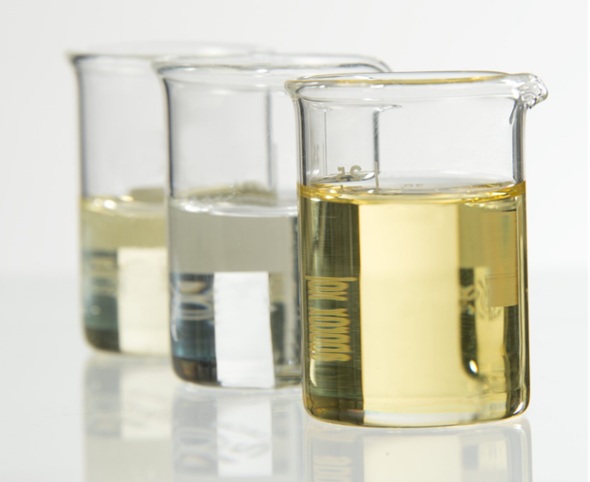 Base Oil Suppliers in the UAE: How Blenders Source Paraffinic, Naphthenic and Synthetic Stocks 